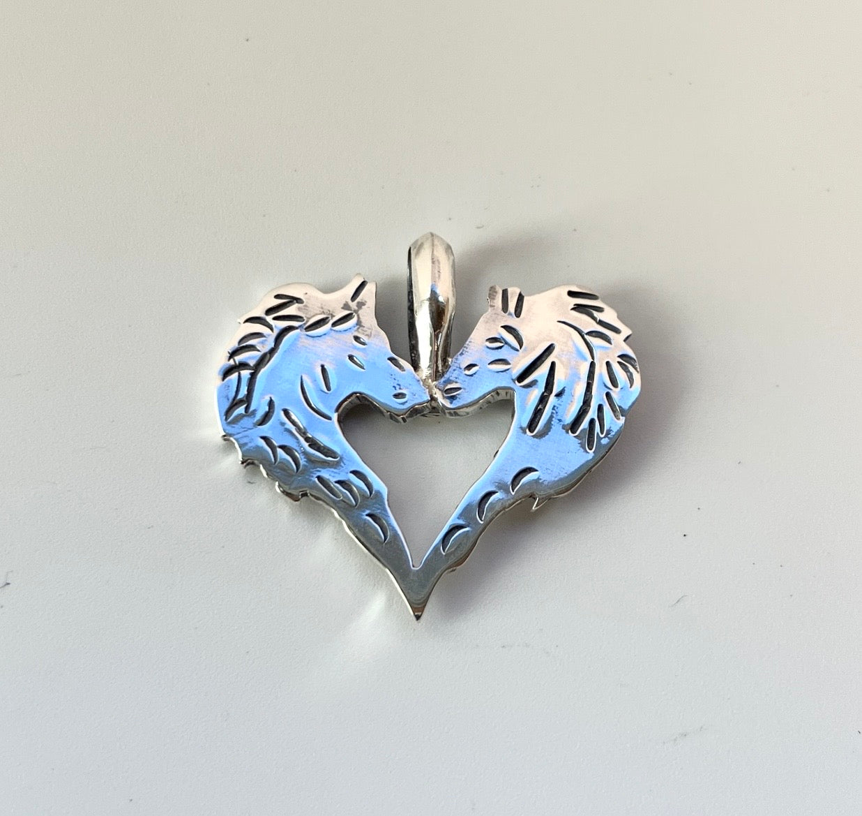 HOPE-0004/horse heart pendant
