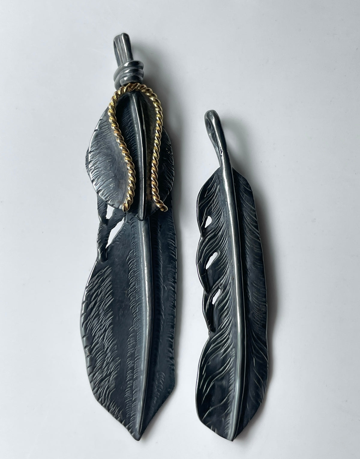 PE-0034/feather large, K18 horseshoe twist rope