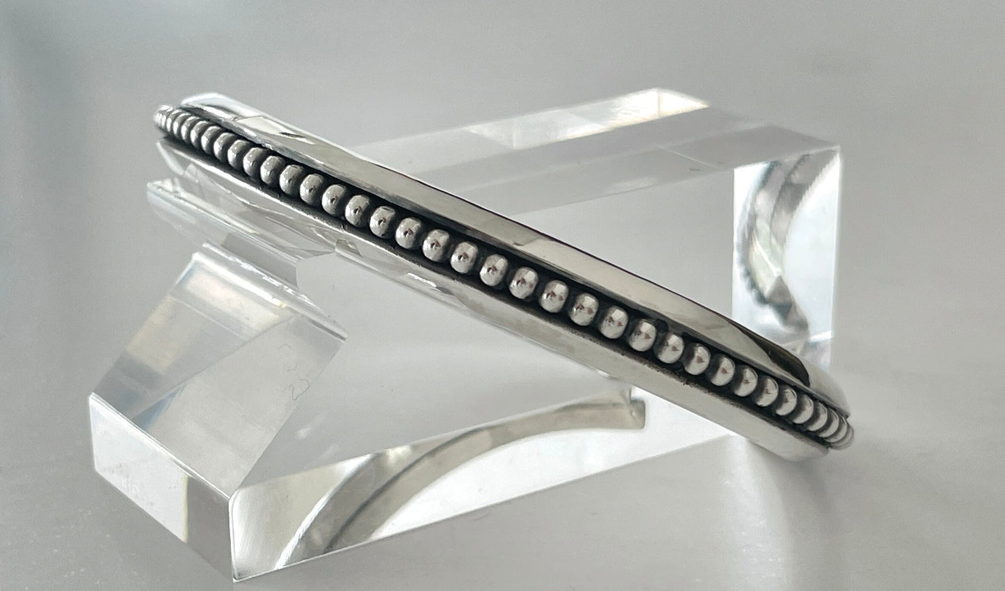 BA-0007 / triangle ball bangle