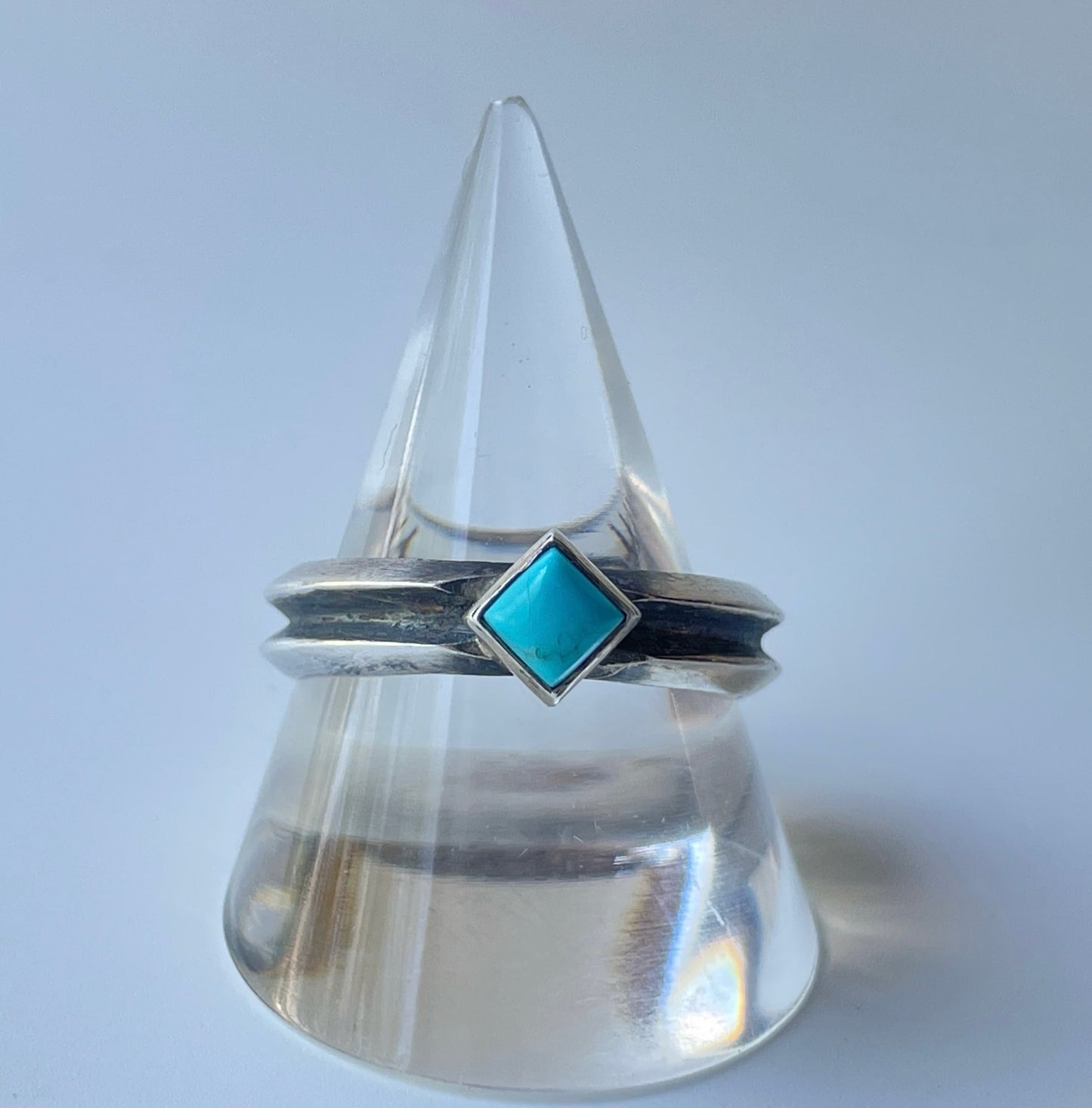 RI-0012/box pyramid turquoise ring