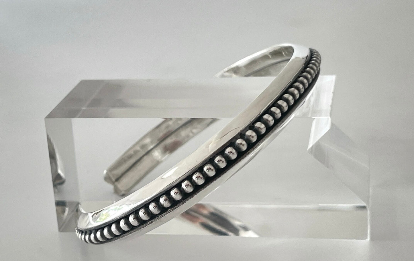 BA-0007 / triangle ball bangle