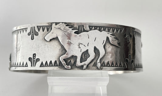 HOBA-0001 / horse bangle