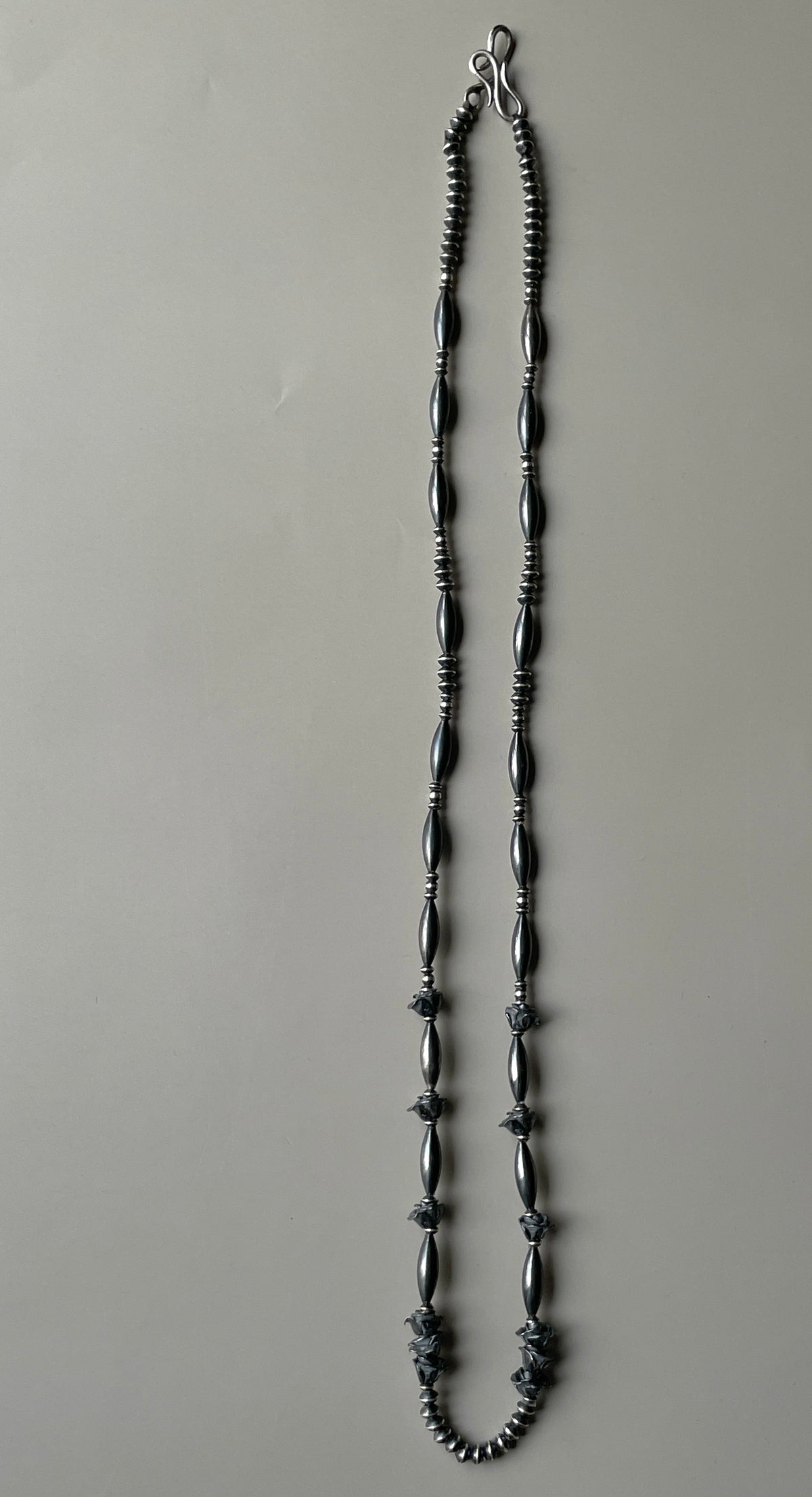 NE-0003-70/STAYTHAM original black perl necklace -rose- 70cm