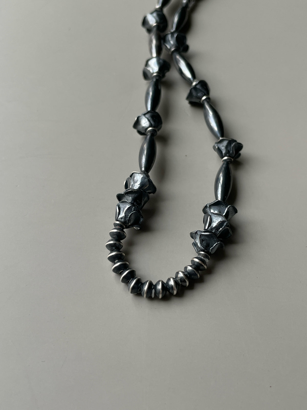 NE-0003-70/STAYTHAM original black perl necklace -rose- 70cm